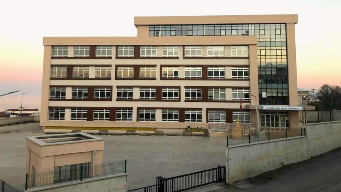 1- Okul Binası