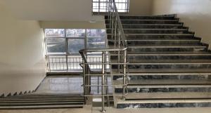 8- Okul Merdivenleri